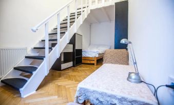 Hungaria Center apartment 5 bedrooms for 19person