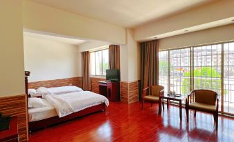 Happy Coke Hotel (Hezhou College)