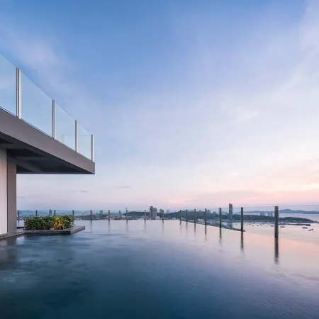 Pattaya the Base Four-Bedroom Top Floor Infinity Pool