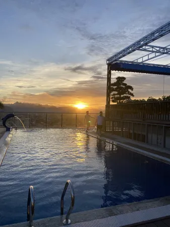 Riverside Hotel Hà Nam Отели в г. Phu Ly