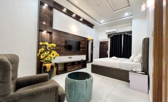 Clique Court Hotel & Suite