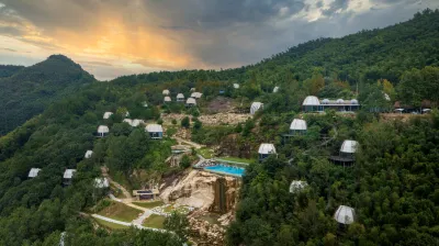 Guangde Shengjing Poya Ye Luxury Tent Hotel