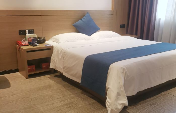 SET Chain Hotel (Jinjishan Road, Chibi)