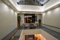 Shang Ri-La Sarong Bie Yuan Homestay