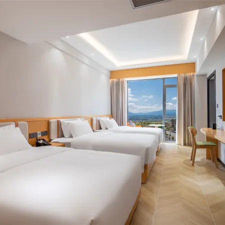 Rezen Pinge Hotel (Xishuangbanna Jinghong Airport Railway Station)