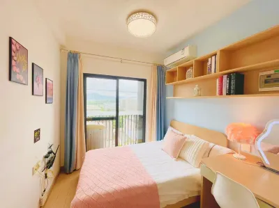 Kuchao Light Luxury Design Apartment (Vanke Yuncheng Miku Tianhe Smart City Subway Station) Hotels near Guangdong Lingnan Institute of Technology Academic Services Department