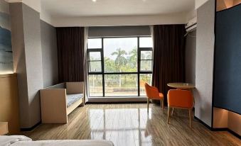 City Hotel (Longzhou Plaza Branch)