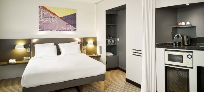 โรงแรม B&B ปารีส แกรนด์ รัวซี่ CDG Aéroport โรงแรมในวาล-ดวส