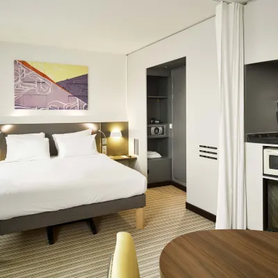 B&B HOTEL Paris Grand Roissy CDG Aéroport Hoteles cerca de Parque del Ayuntamiento