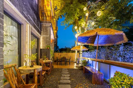 Jinyiju (Pazhou Huangpu Gugang Branch) Отели рядом с достопримечательностью «Shuiyue Temple (West to Guangzhou Municipal Facility Cashier Zhongshan Avenue Charging Station)»