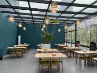 Buluotuo Buyi Cultural Theme Hotel (Luodian Times Jiahe Branch) فنادق في لوى ديان