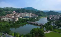 Mingyue Mountain Mid-level Hot Spring Resort Villa Hotels in Yichun