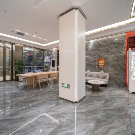 Yining Colorful Flower City Hotel (Liuxing Street Scenic Area)