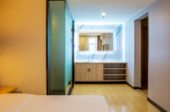 7 Days Premium Hotel (Xingtai Railway Station Tianyi Square) Отели в г. 