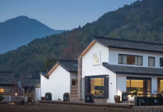 ZHI SHAN HOT SPRING .DESIGN  HOMESTAY