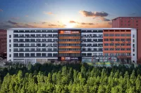 Qianna Hotel (Zhengzhou Shangdu Road Fangte Branch)