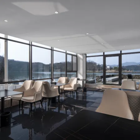 Ankang Yinghu Xiaoyin Resort Hotel