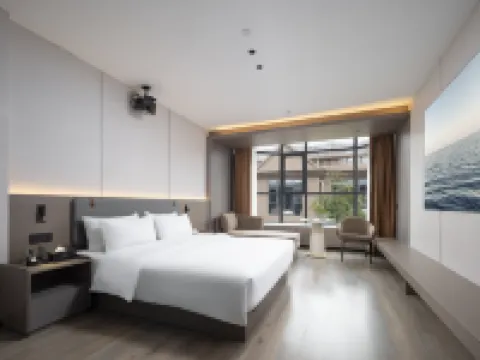 Nanxing Garden Intelligent Cinema Hotel (Hailv Duty Free City) Hotels near Sanya Romance Park