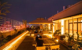 Central Hotel (Lianjiang No.3 Middle School)