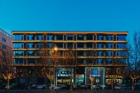 H Crystal Hotel (Gaoping Sanguan Center Yandi Park)