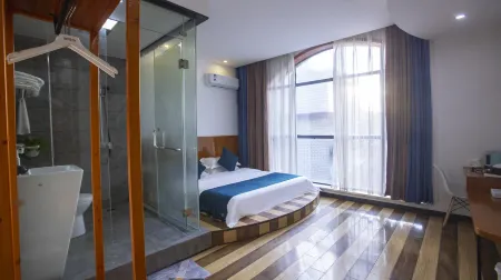Zhangjiajie Time Cang Creative Inn (Tianmenshan Cableway Branch)