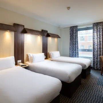 Royal National Hotel Отели рядом с достопримечательностью «Улица Флит-стрит»