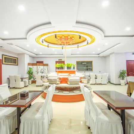 Feitian Holiday Hotel (Zhangye West High-speed Railway Station Bell and Drum Tower)