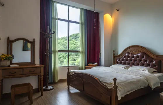 東江湖鳳凰山莊