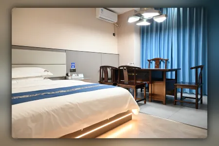 Hongyang Hotel (Tongren High-speed Railway Station) Отели рядом с достопримечательностью «Ming Paradise»