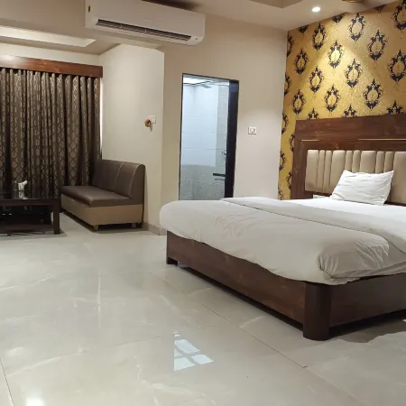 Hotel Apratim Lodging & Boarding
