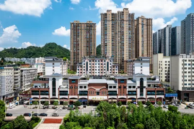 Fortune Hotel Hotellit kohteessa Honghuagang District