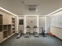 Rezen Dong Hotel (Wuxi Taihu Yuantouzhu Scenic Area Binhu MixC Mall) - 4-Star