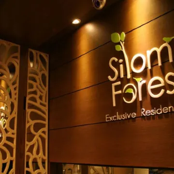 Silom Forest Exclusive Residence Отели рядом с достопримечательностью «Христианская школа Св.Иосифа»