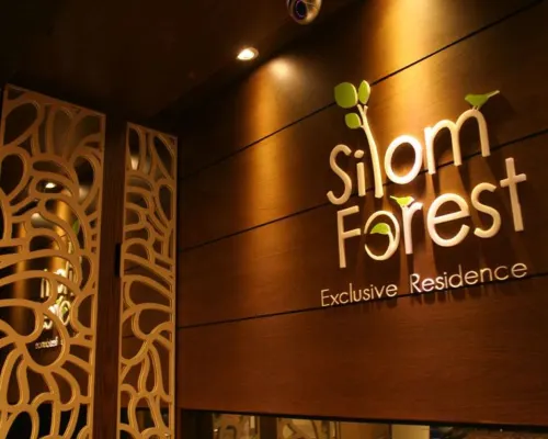 Silom Forest Exclusive Residence Hôtels à proximité de : Silom Soi 2