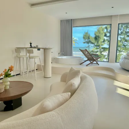 Listen to the sea shell holiday home (China's first beach shop)