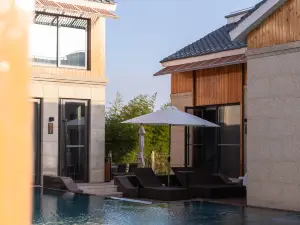 Nest Bar B & B