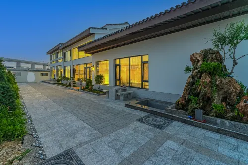 YouLand Hotel - غرفة مطلة على الجبل