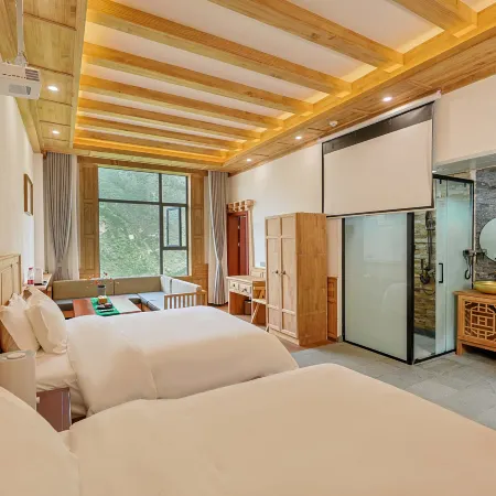 Sanhu Homestay (Shangri-La Town Daocheng Yading Scenic Area)