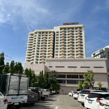 Charoen Thani Hotel, Khon Kaen Отели рядом с достопримечательностью «Туек Ком»