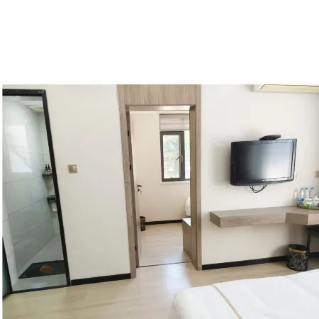 Pingwu Shuheng Business Hotel