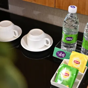 Bai Li Holiday Hotel (Enping Aofeng Square)