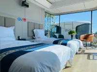 Beitun Spacecraft Camp Hotel