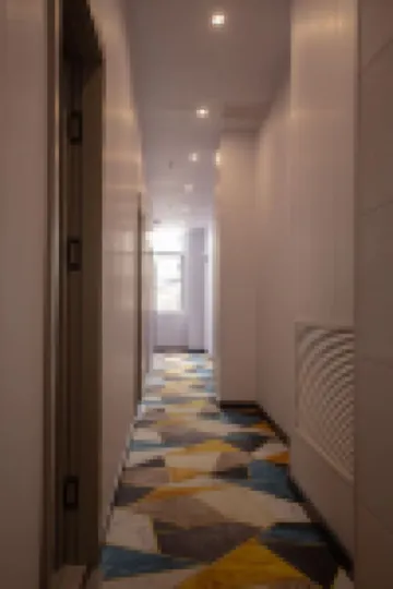 Ronghai Holiday Hotel (Weihai High-speed Railway Station Hanlefang)