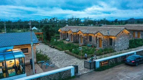 Floral Hotel·Ji 'er Station | Yuanzhu Homestay Hôtels à : Bannière arrière droite de Chahar