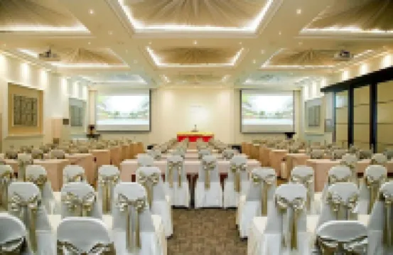 ซัมเมอร์ ทรี โฮเท็ล