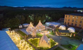 Floral Hotel·Lanshe Courtyard Hotel(Ulan Butong Scenic Area Store)