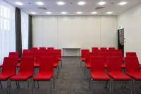 اوستريا تريند هوتل دوبيو