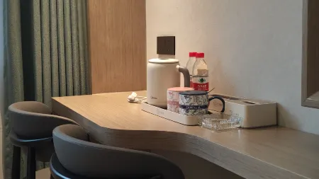 Lantian Hotel (Luoyang Conference Center Branch in Congjiang County) Отели рядом с достопримечательностью «Gaozeng Dongzhai»