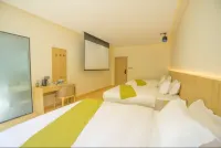 Pillow Mountain Qigu Private Soup Homestay (Li Xiaolu Branch) Hotels in Xiaojin County