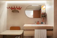 Orange Hotel (Kaifeng Millennium City Park Yingbin Gate)